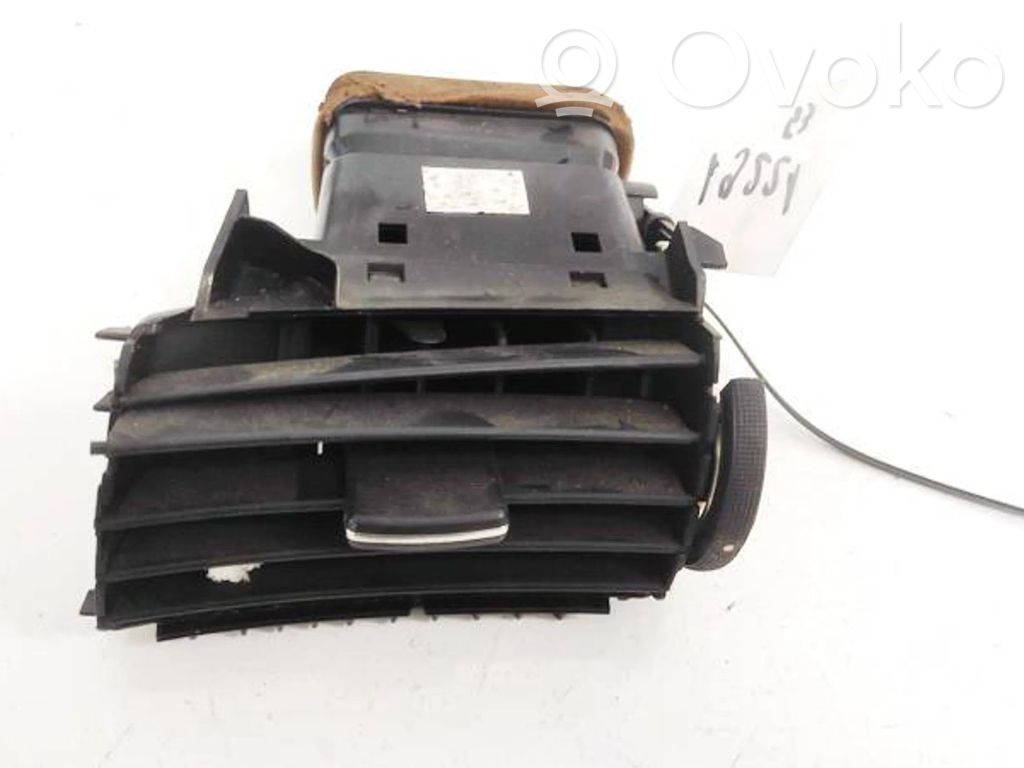 Peugeot 407 Griglia di ventilazione centrale cruscotto 