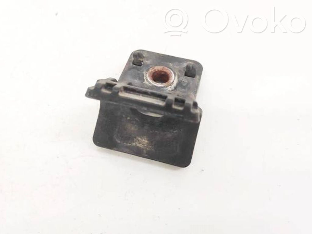 Opel Astra J Fixation de radiateur