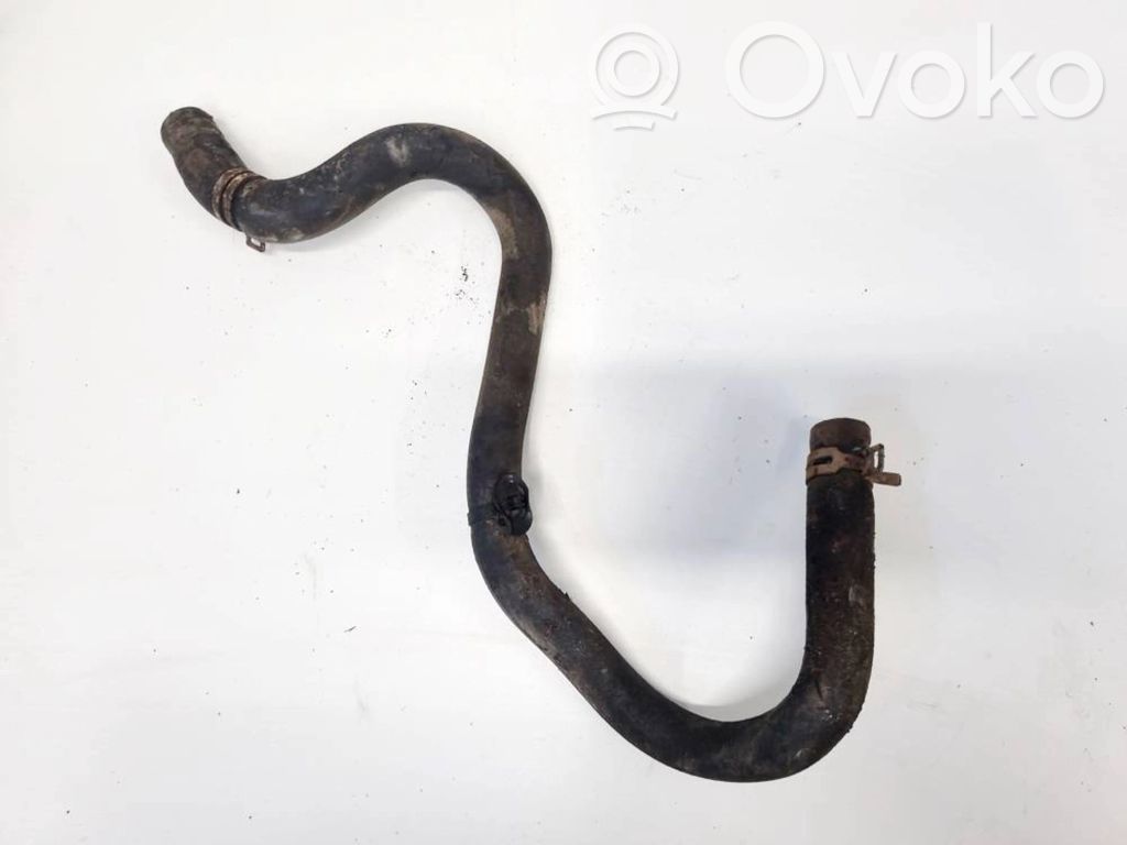 Tuyau de liquide de refroidissement moteur