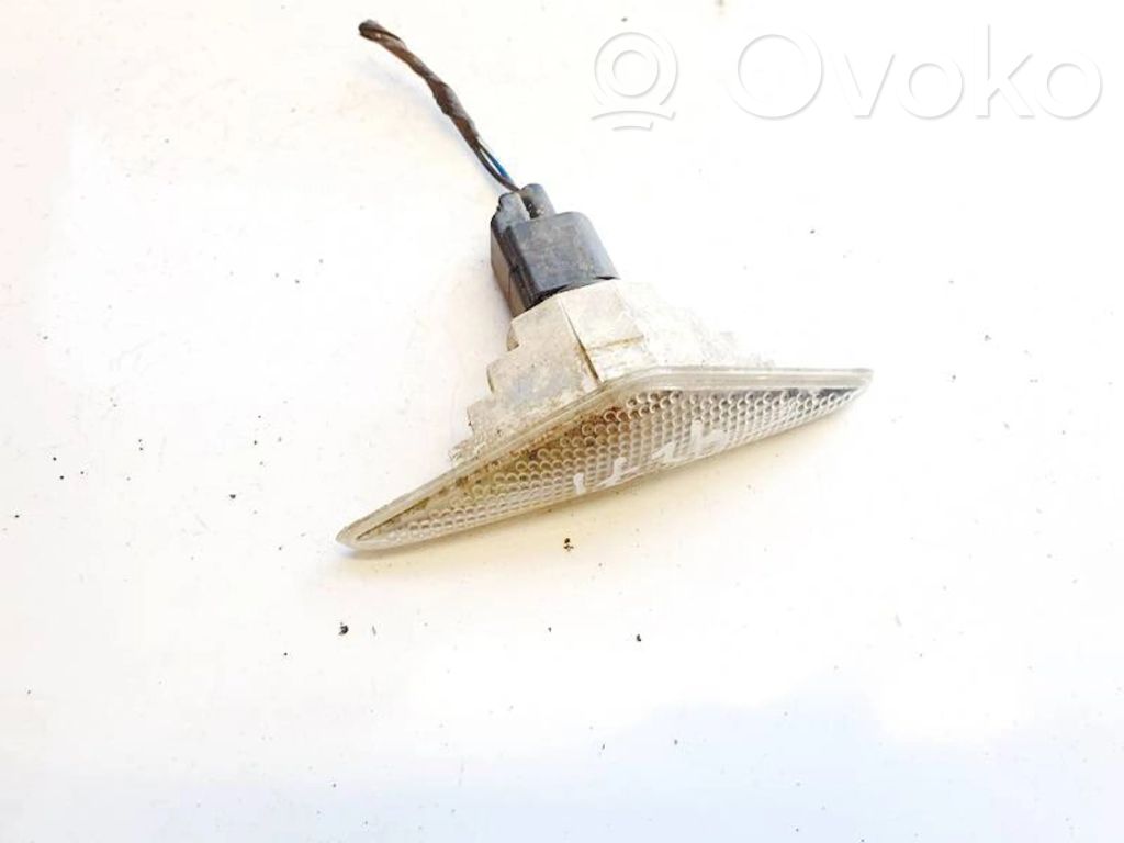 Ford Mondeo Mk III Semnalizator bară față 