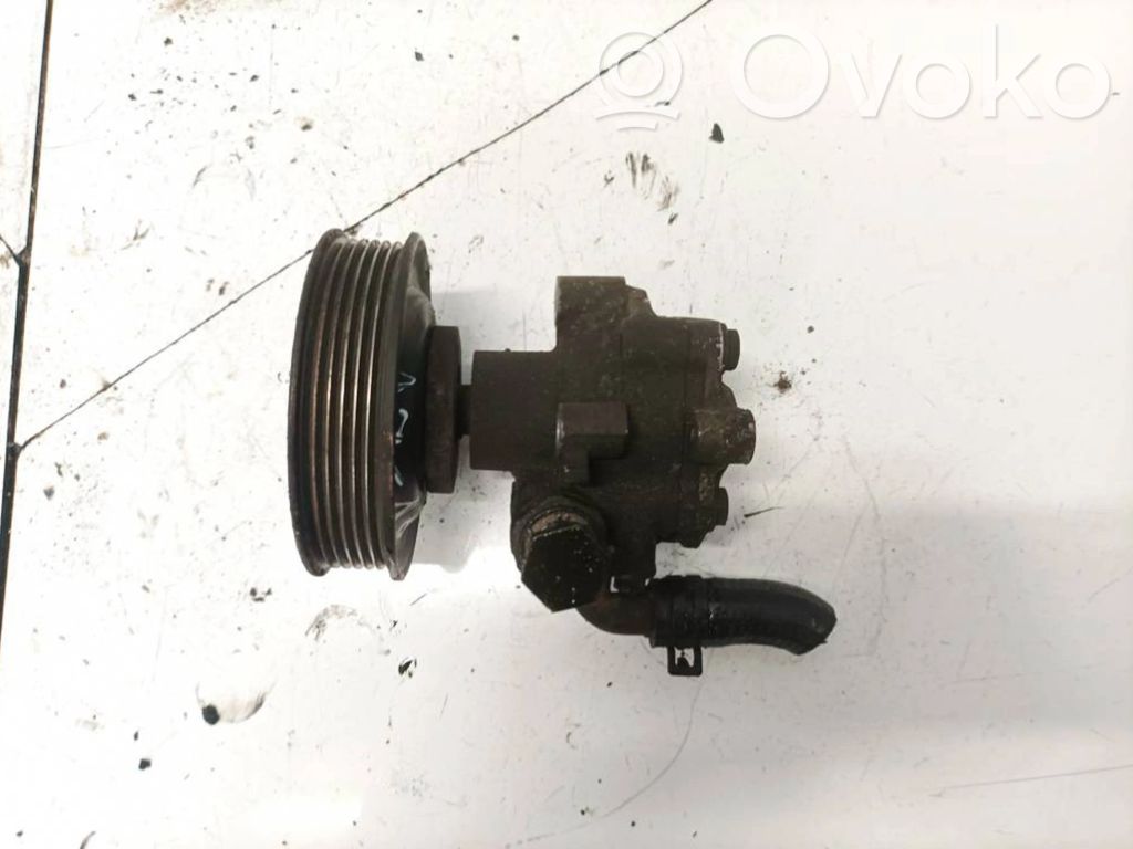 Volkswagen Golf IV Ohjaustehostimen pumppu 