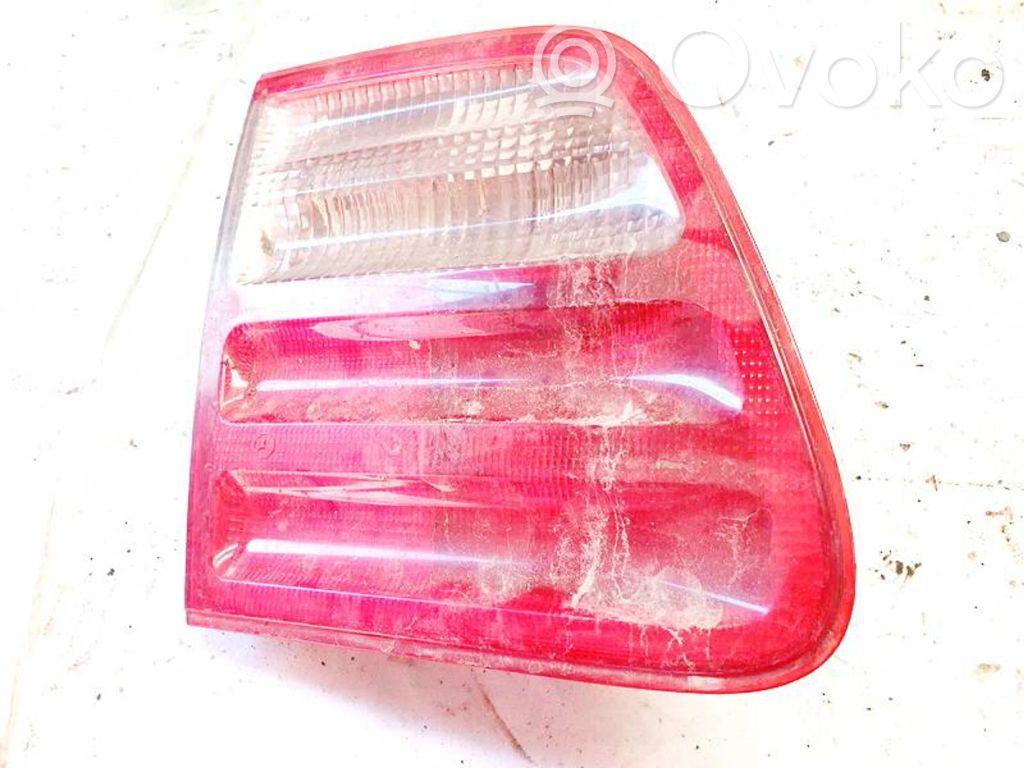 Mercedes-Benz E W210 Luci posteriori del portellone del bagagliaio