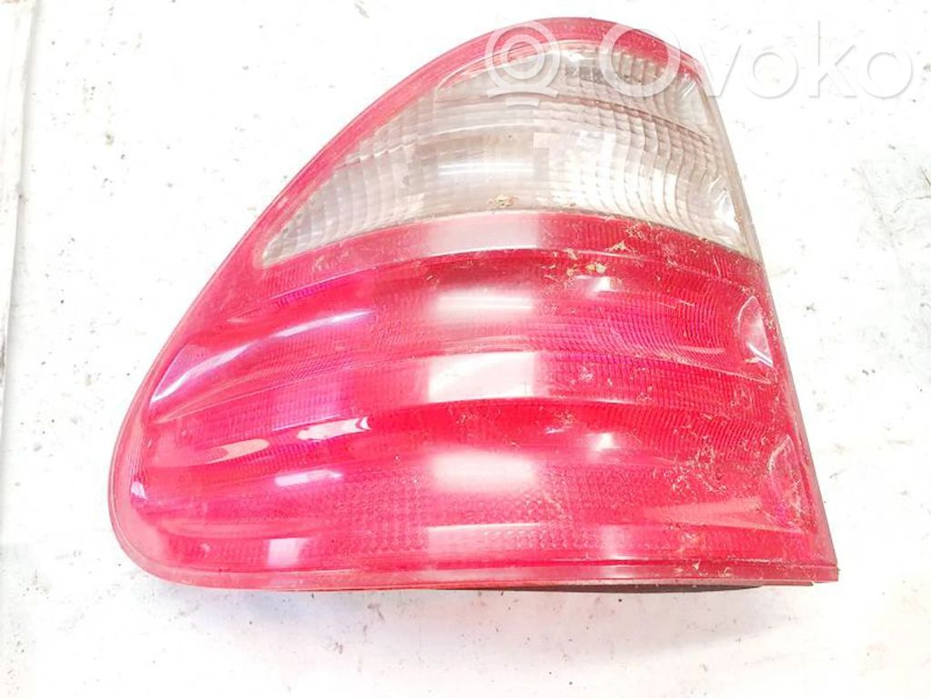 Mercedes-Benz E W210 Lampa tylna 