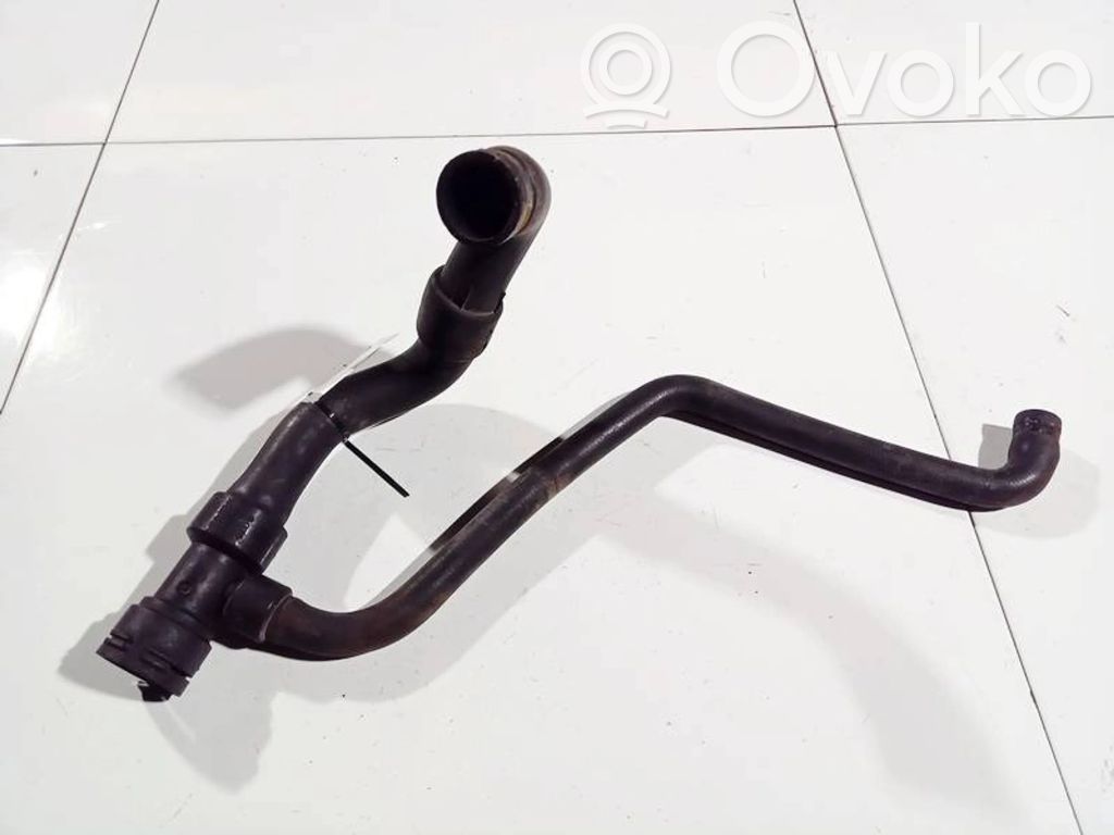 Audi A4 S4 B5 8D Conductă/furtun lichid de răcire motor