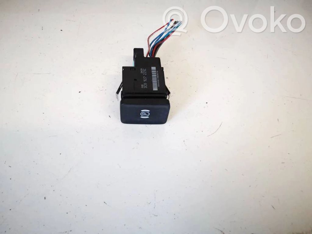 Volkswagen PASSAT B6 Interruptor del sensor de aparcamiento (PDC) 