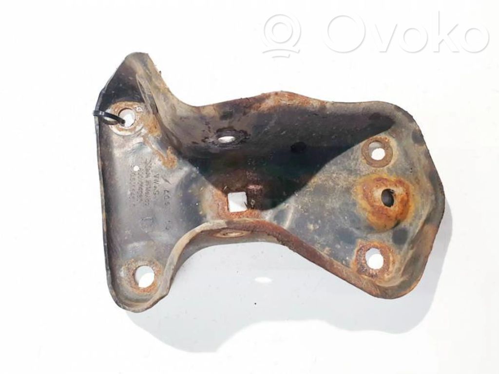Volkswagen Jetta V Tavaratilan kiinnike 