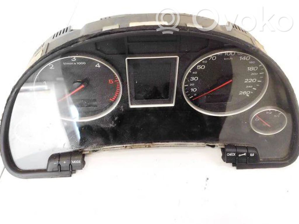 Audi A4 S4 B6 8E 8H Licznik / Prędkościomierz 