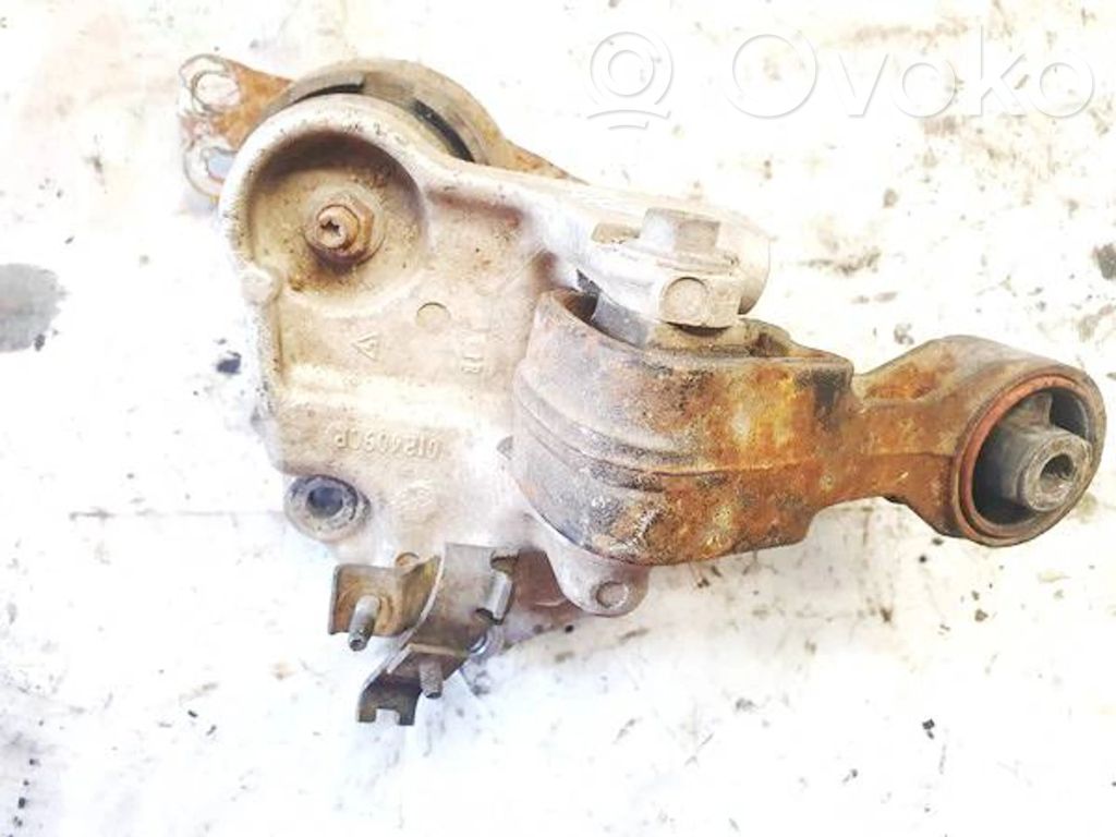 Engine mount bracket   0124090R,0124090R