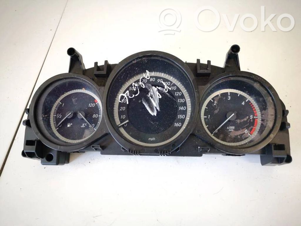 Mercedes-Benz C W204 Vitezometru (grup de instrumente) 