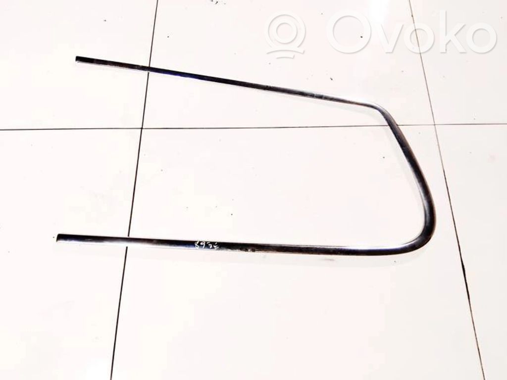 Volkswagen PASSAT B6 Rivestimento modanatura del vetro della portiera posteriore