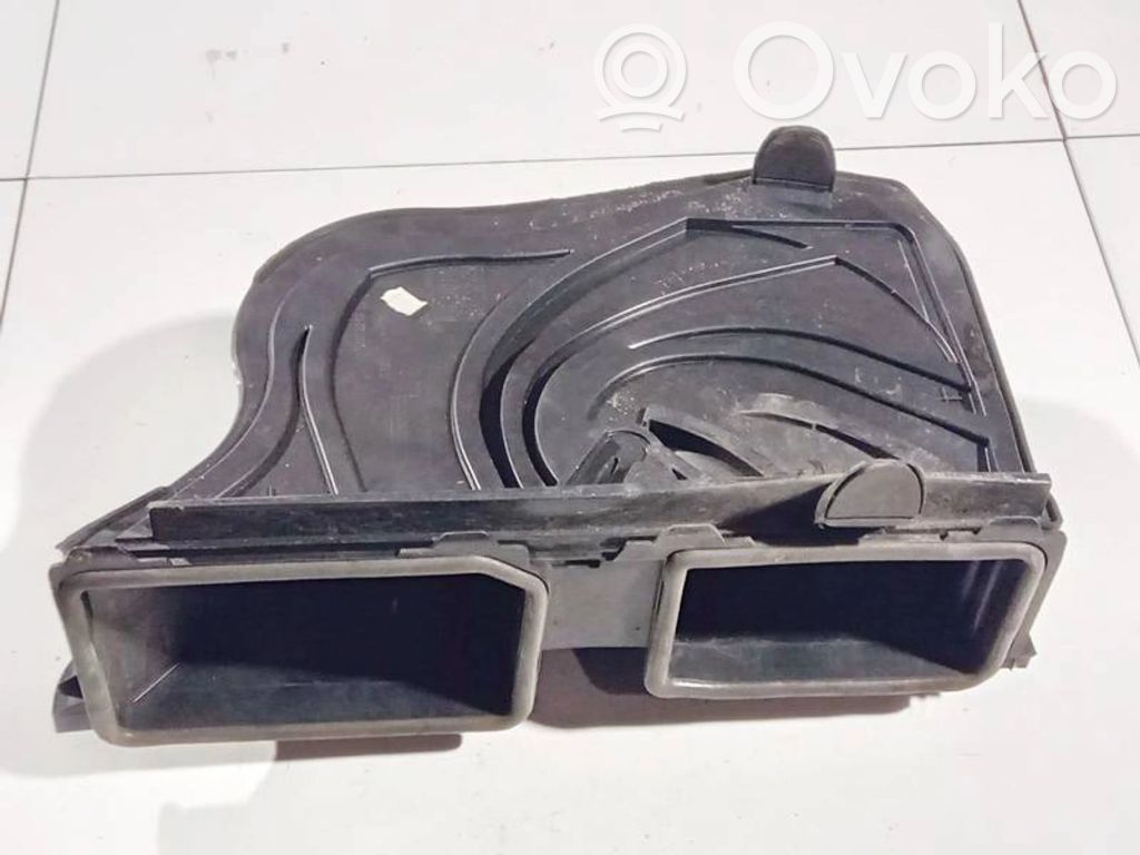 Mercedes-Benz E W212 Ilmanoton letku 