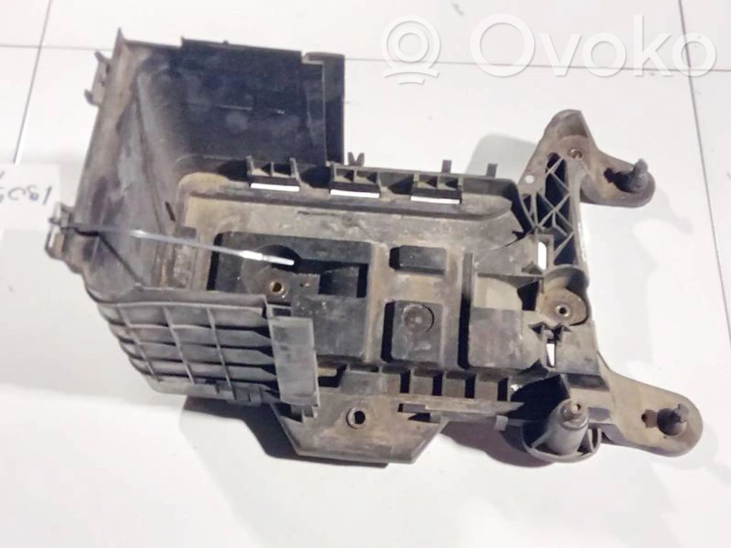 Volkswagen Caddy Support boîte de batterie