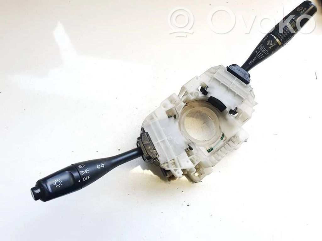 Mitsubishi Lancer Commodo, commande essuie-glace/phare 