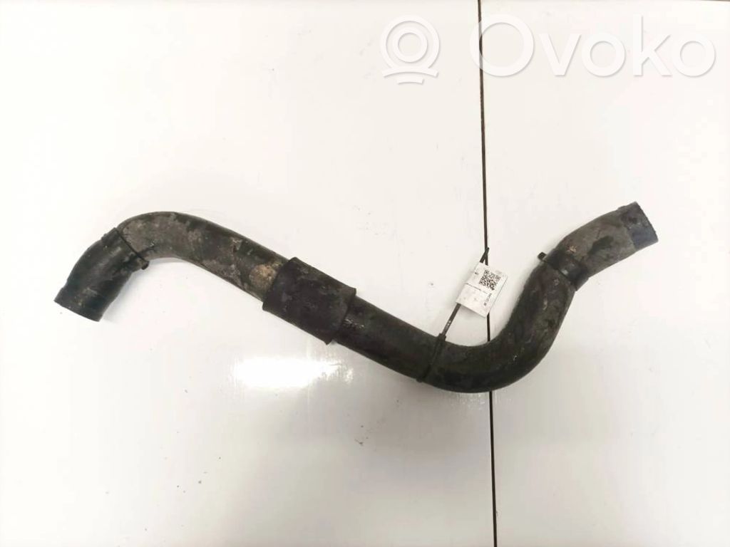Hyundai Trajet Tuyau de liquide de refroidissement moteur