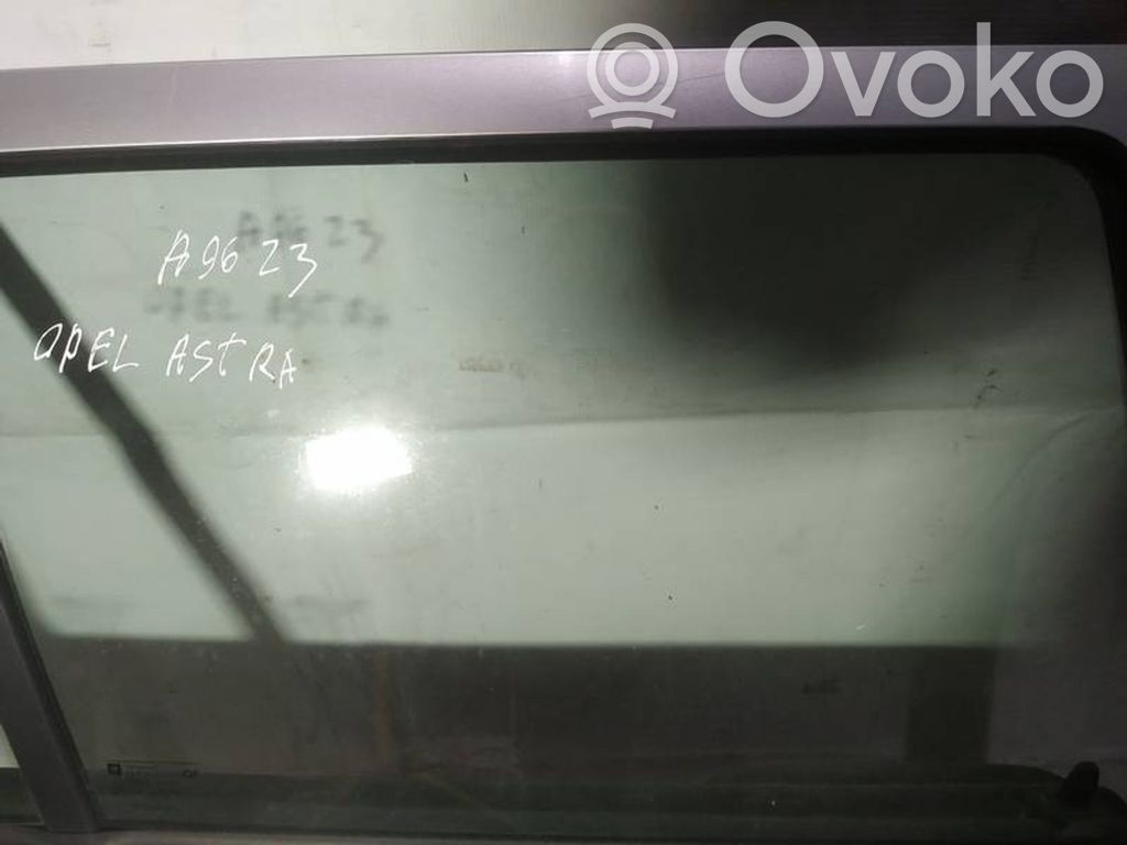 Opel Astra G Vetro del finestrino della portiera posteriore 