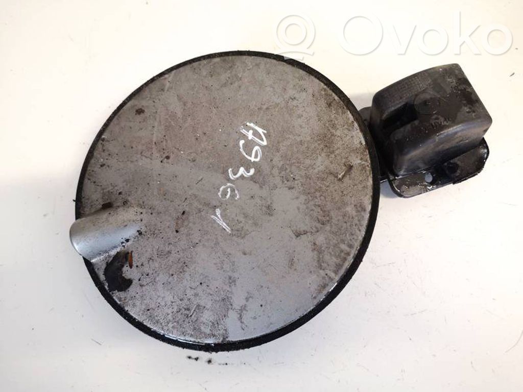 Opel Omega B1 Sportello del serbatoio del carburante 