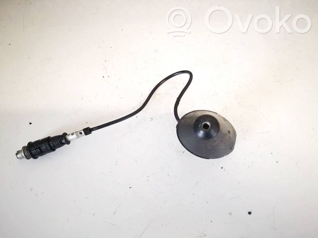 Volkswagen Golf IV GPS-pystyantenni 