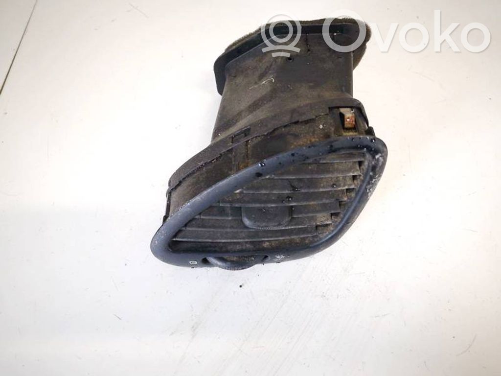 Volkswagen Sharan Dysze / Kratki środkowego nawiewu deski rozdzielczej 