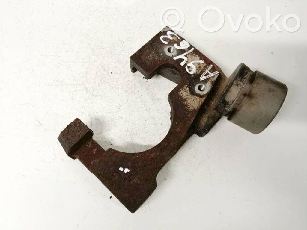 Citroen Xsara Picasso Engine mounting bracket 