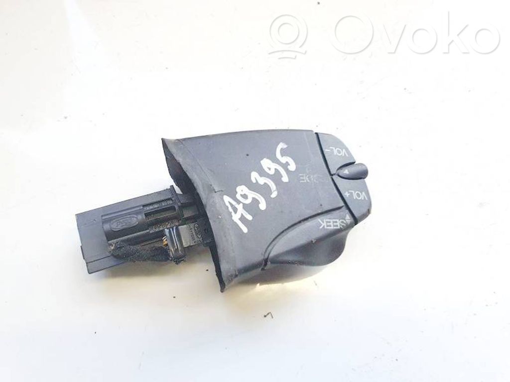 Ford Mondeo Mk III Butoane/comutatoare pe volan 