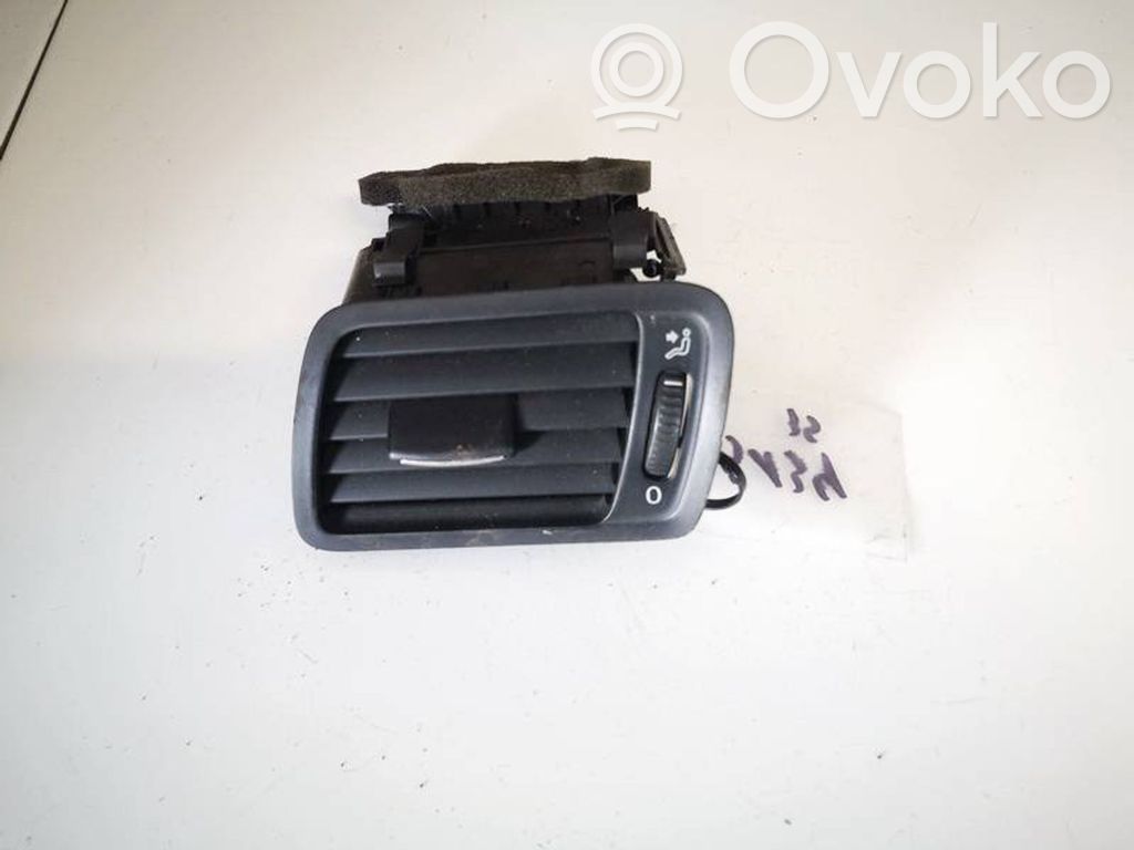 Volkswagen PASSAT B6 Griglia di ventilazione centrale cruscotto 