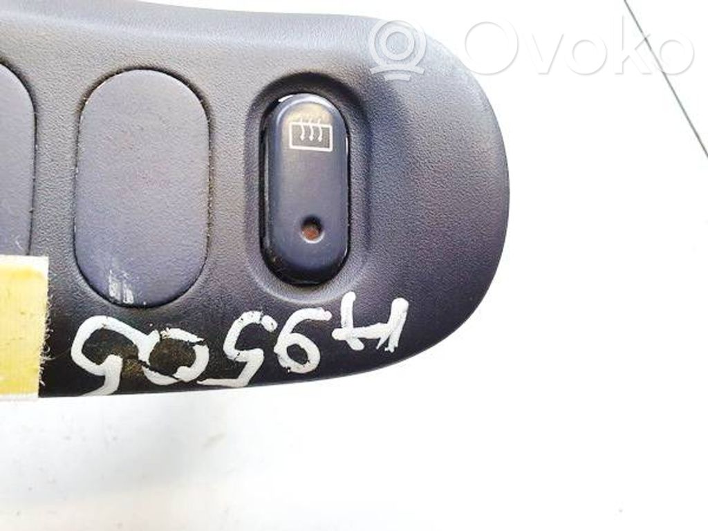 Renault Espace III Przycisk / Przełącznik ogrzewania szyby przedniej / czołowej 
