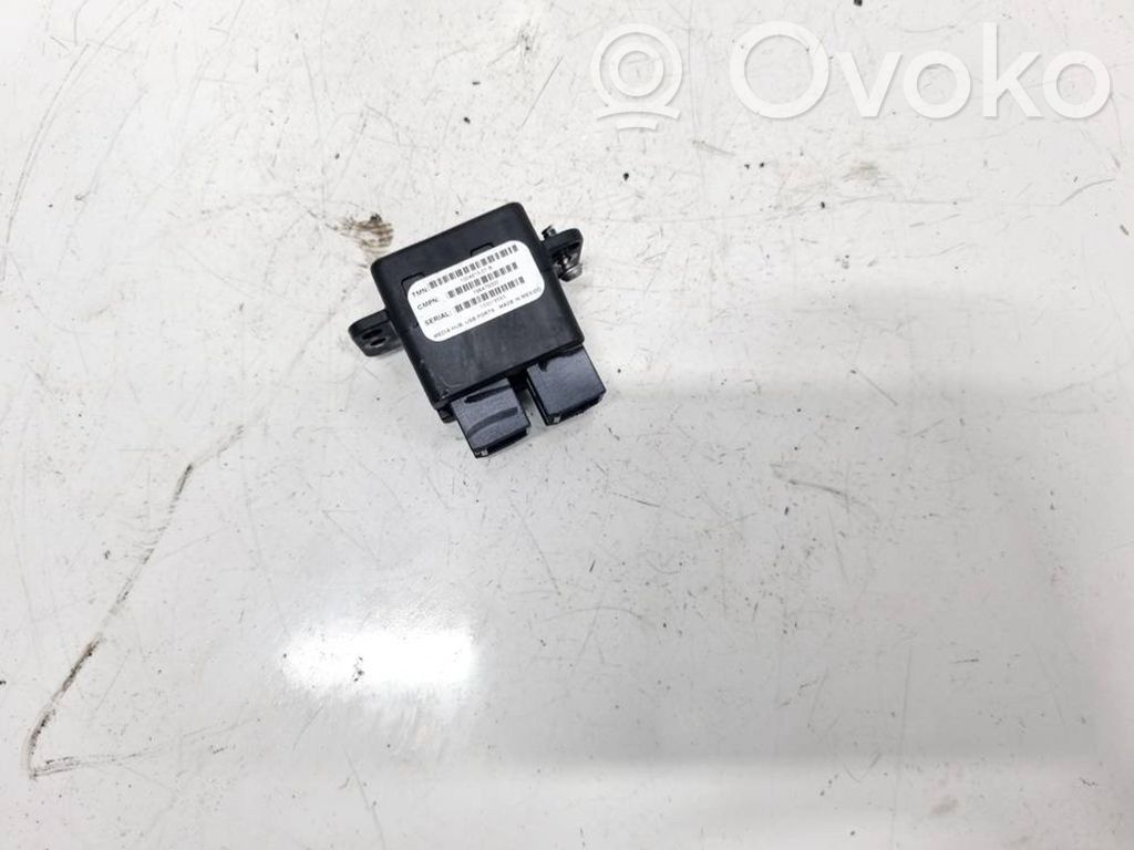 USB socket connector   100481501B,100481501B,100481501B,133016593,796475000