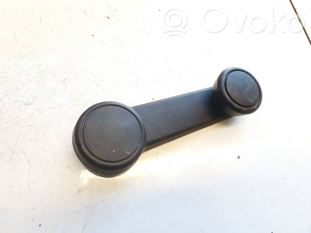 Ford Focus Manovella finestrino della portiera anteriore 