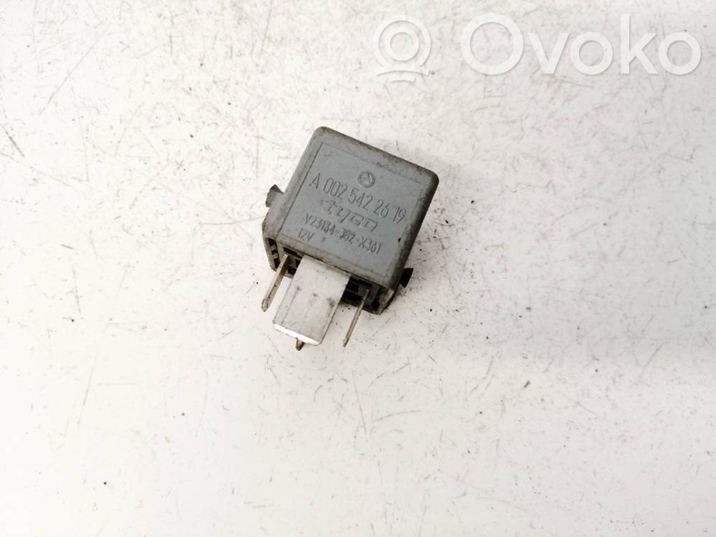 Alte relee   A0025422619,V23134J52X361,A0025422619,V23134J52X361