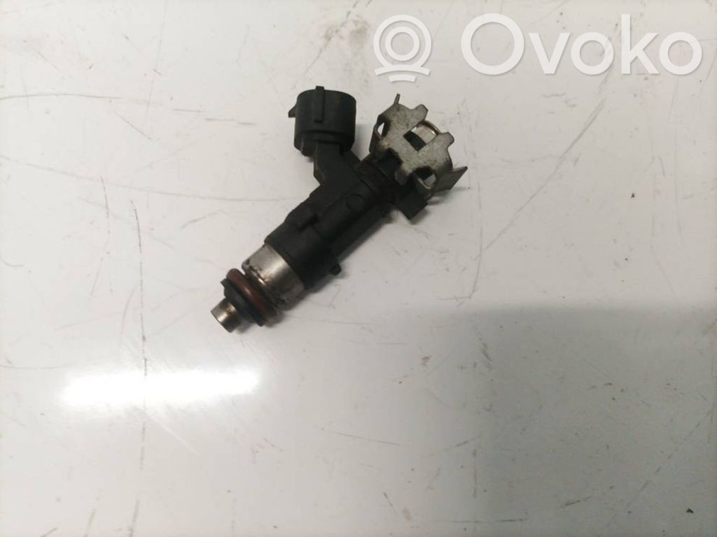 Citroen C4 I Polttoainesuutin 