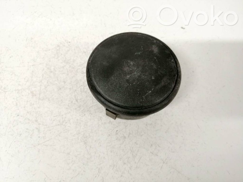 Chrysler Sebring (JS) Auton tuhkakuppi 