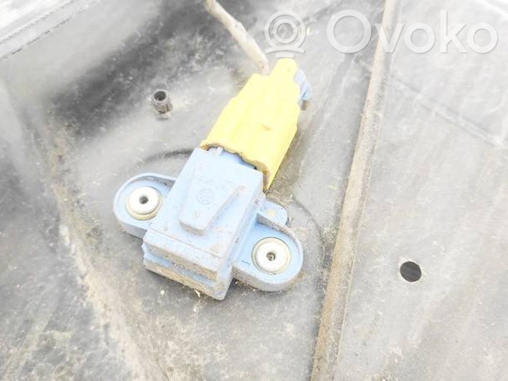 Volkswagen PASSAT B6 Czujnik uderzenia Airbag 