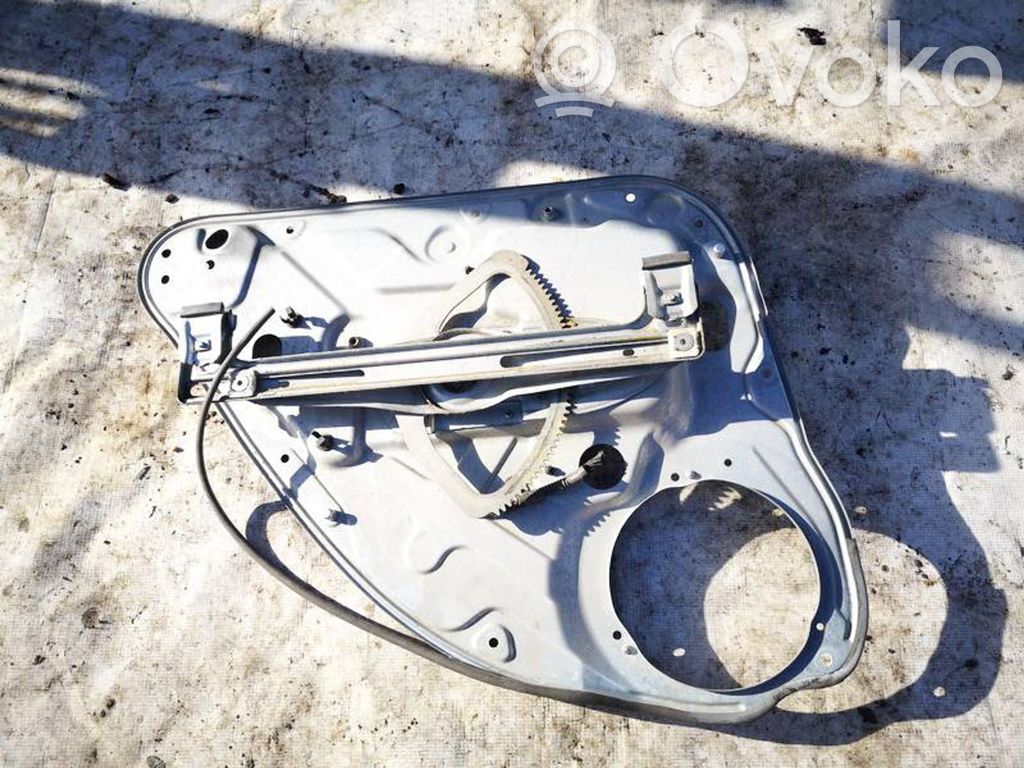 Ford Focus Alzacristalli del portellone scorrevole con motorino