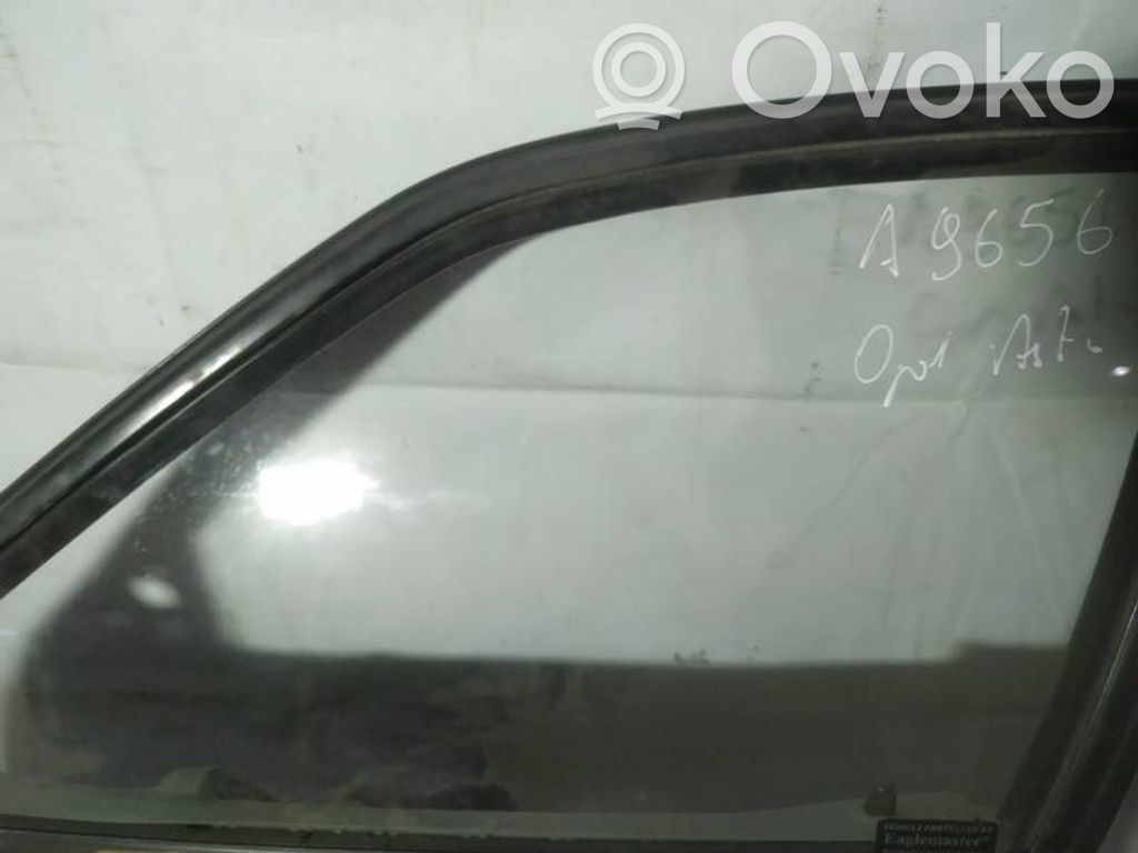 Opel Astra F Vetro del finestrino della portiera anteriore - quattro porte