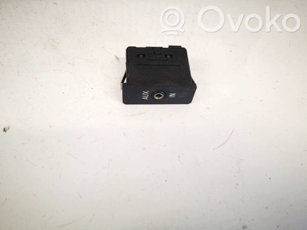 USB-Anschluss   61316930561,61316930561