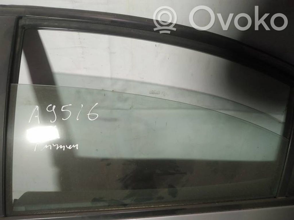Nissan Primera Vitre de fenêtre porte arrière