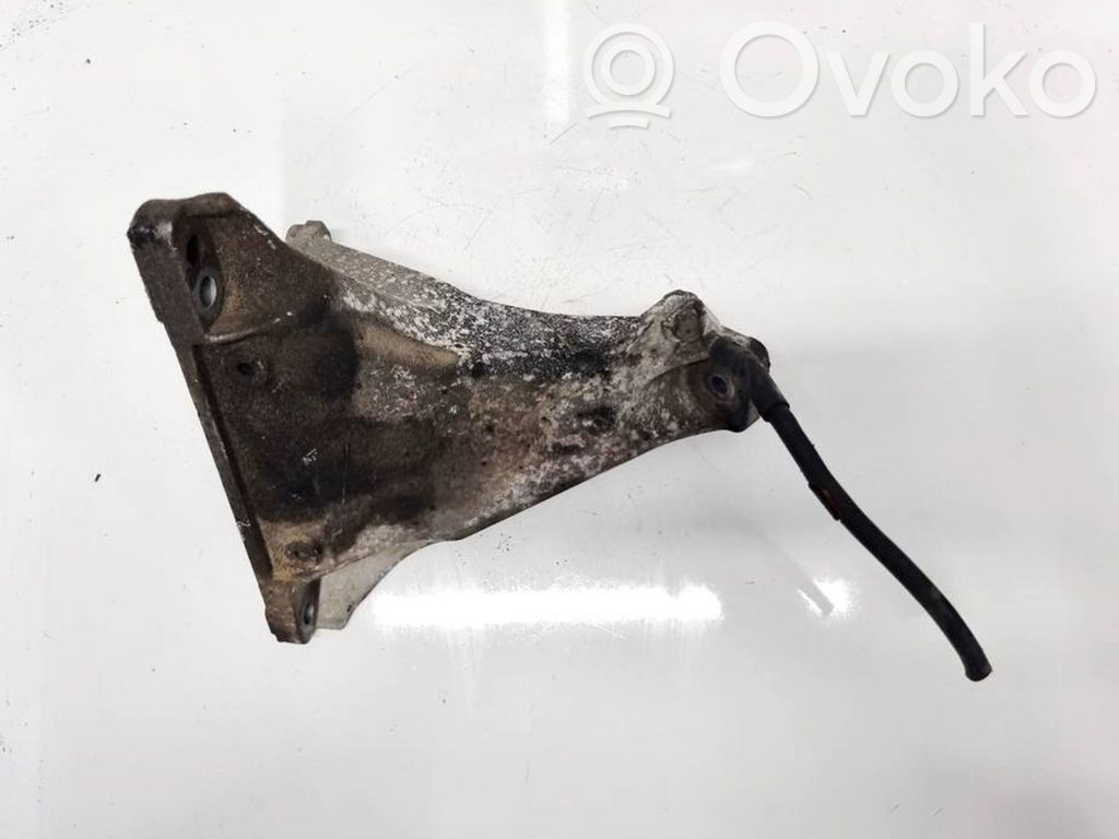 Łapa / Mocowanie silnika   8D0199308L,8D0199308L