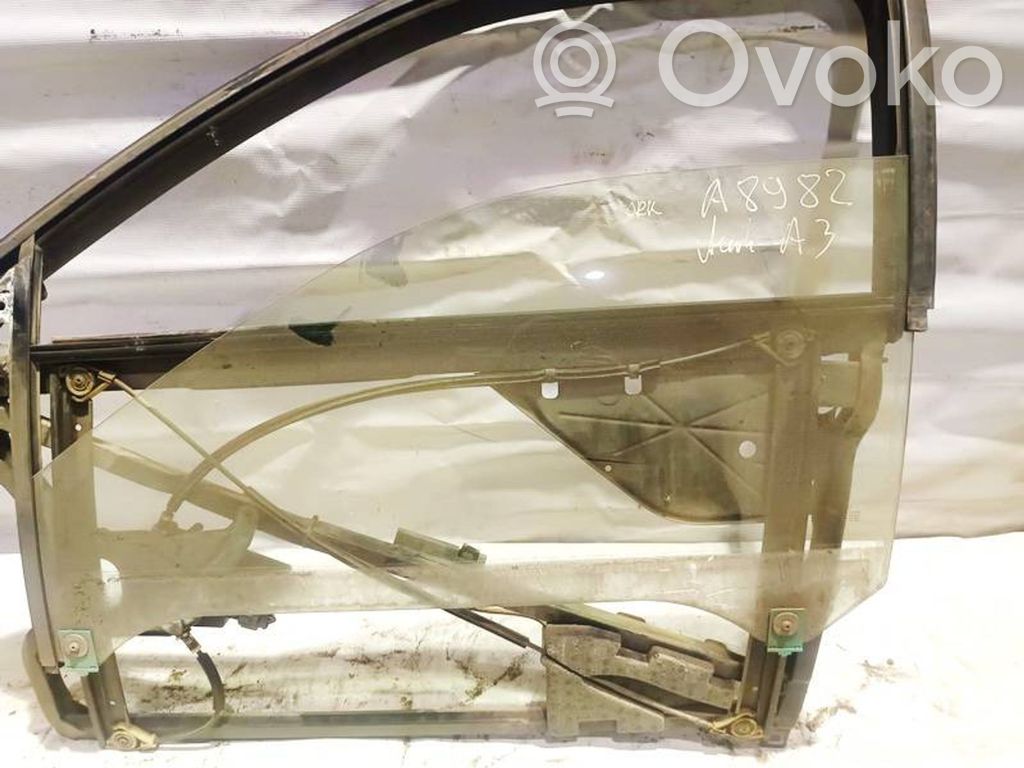 Audi A3 S3 8L Vetro del finestrino della portiera anteriore - quattro porte 