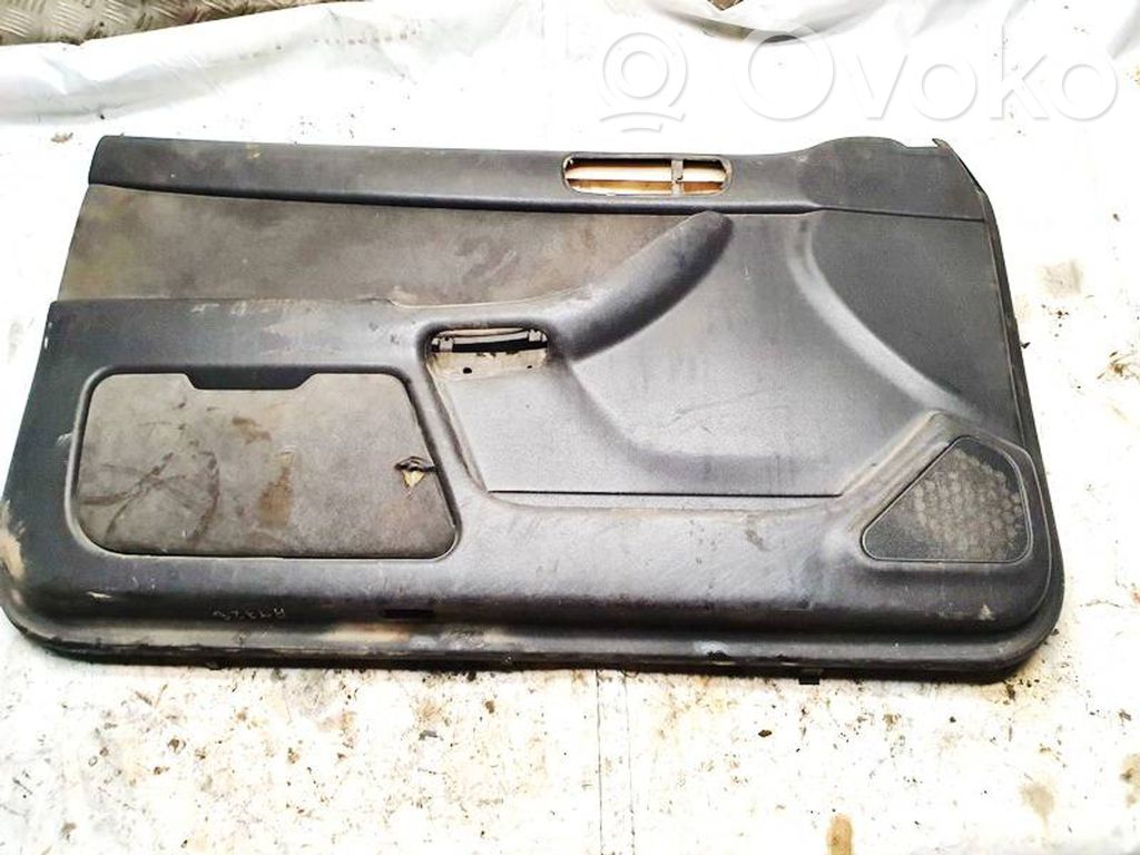 Revestimiento de puerta delantera   8L3867105,8L3867105