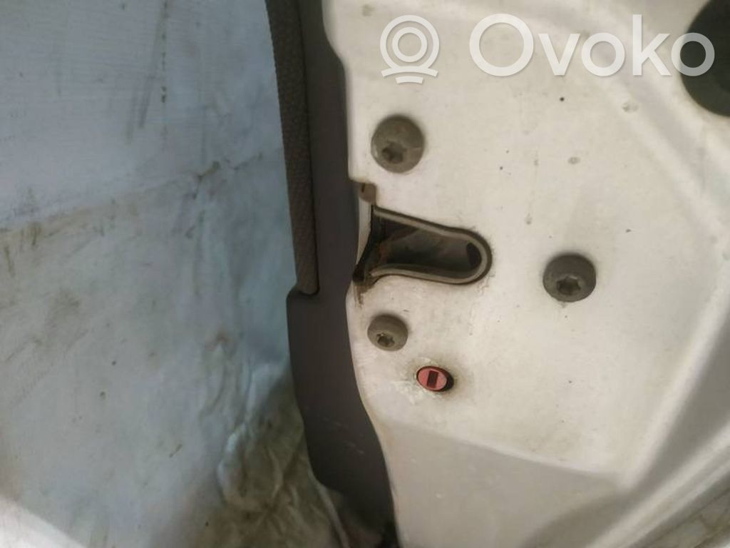 Serrure de porte arrière
