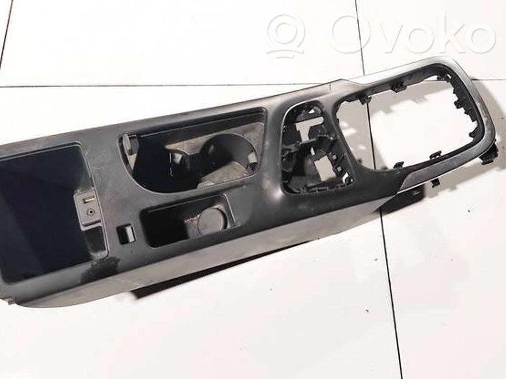 Opel Insignia A Kita salono detalė 