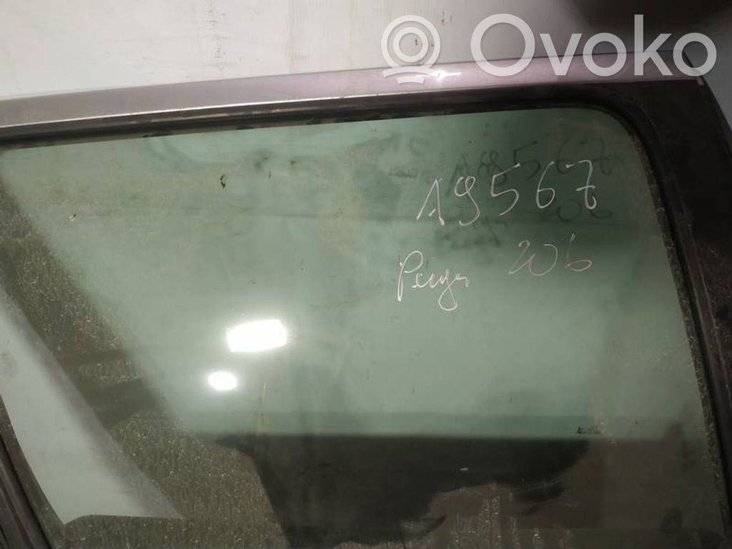 Peugeot 206 Vetro del finestrino della portiera posteriore