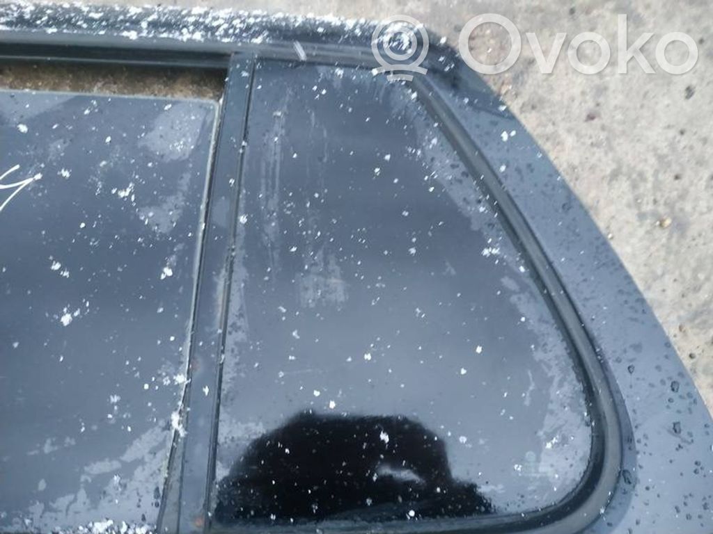 Volkswagen Golf IV Vetro del deflettore posteriore