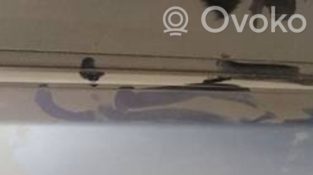 Mitsubishi Lancer X Galinių durų stiklo apdaila 