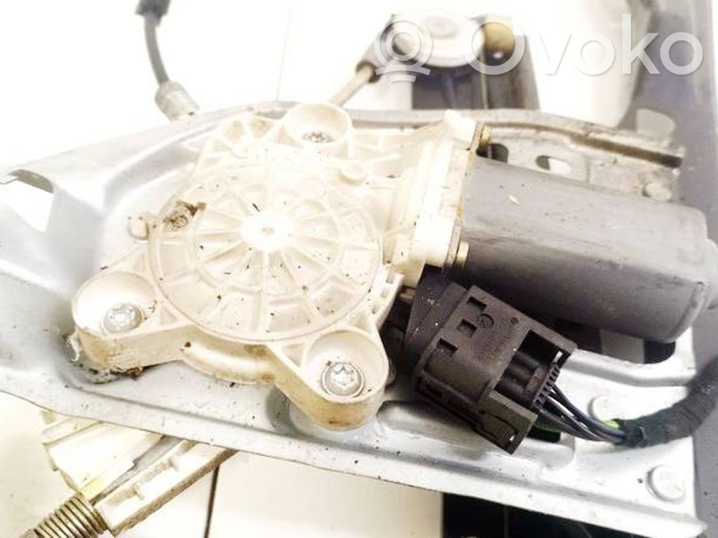 Mercedes-Benz C W203 Motorino alzacristalli della portiera anteriore 