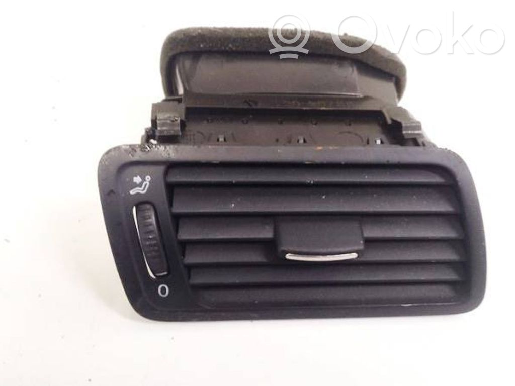 Volkswagen PASSAT CC Griglia di ventilazione centrale cruscotto 