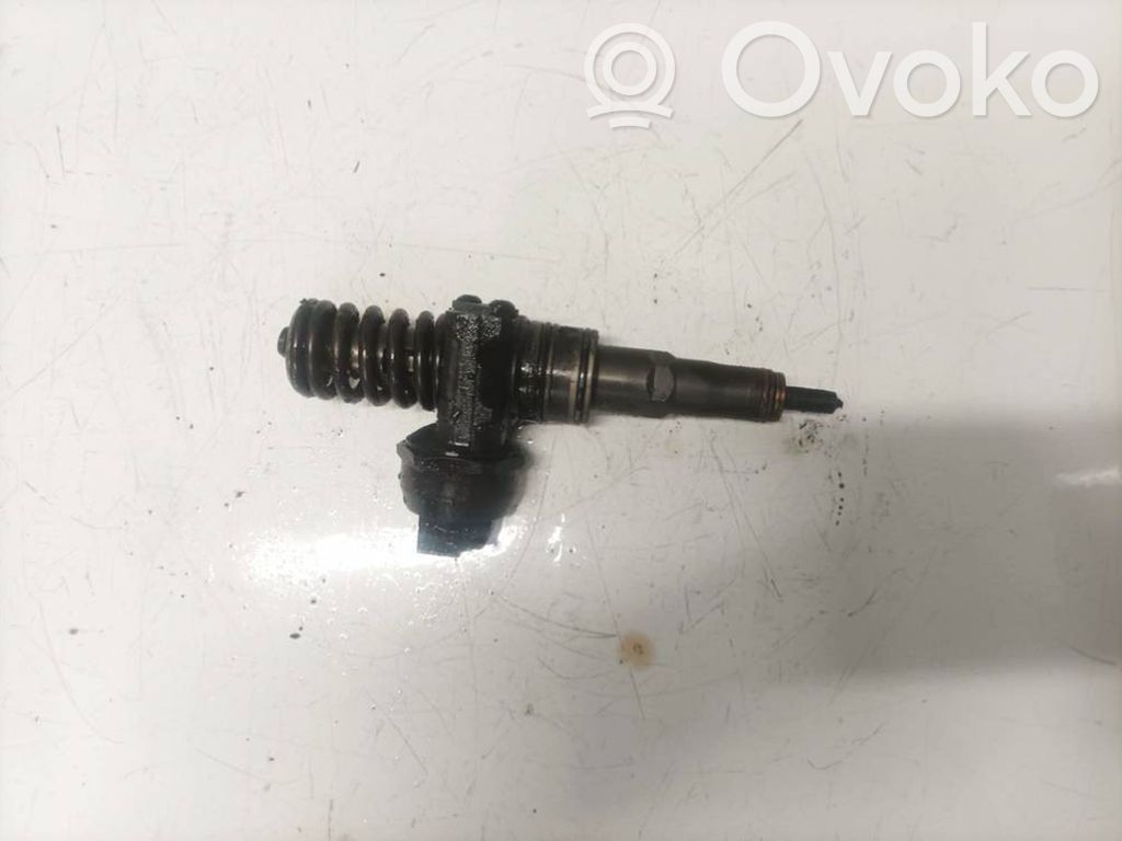 Volkswagen PASSAT B5.5 Injector combustibil 