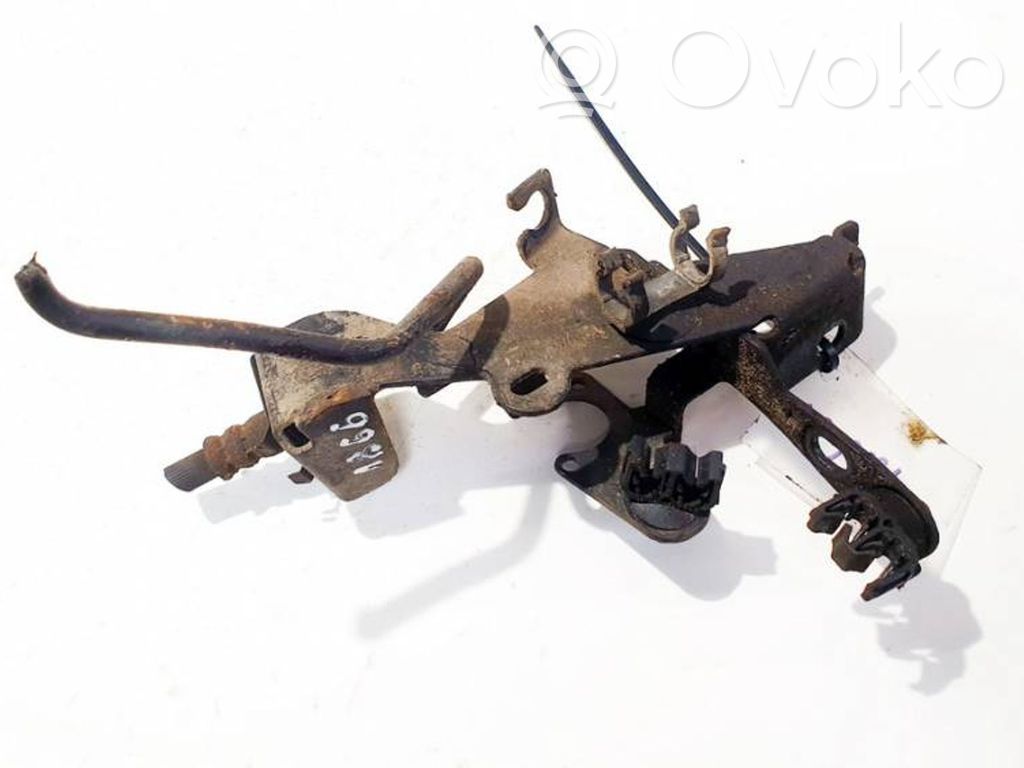 Renault Laguna II Engine mounting bracket 