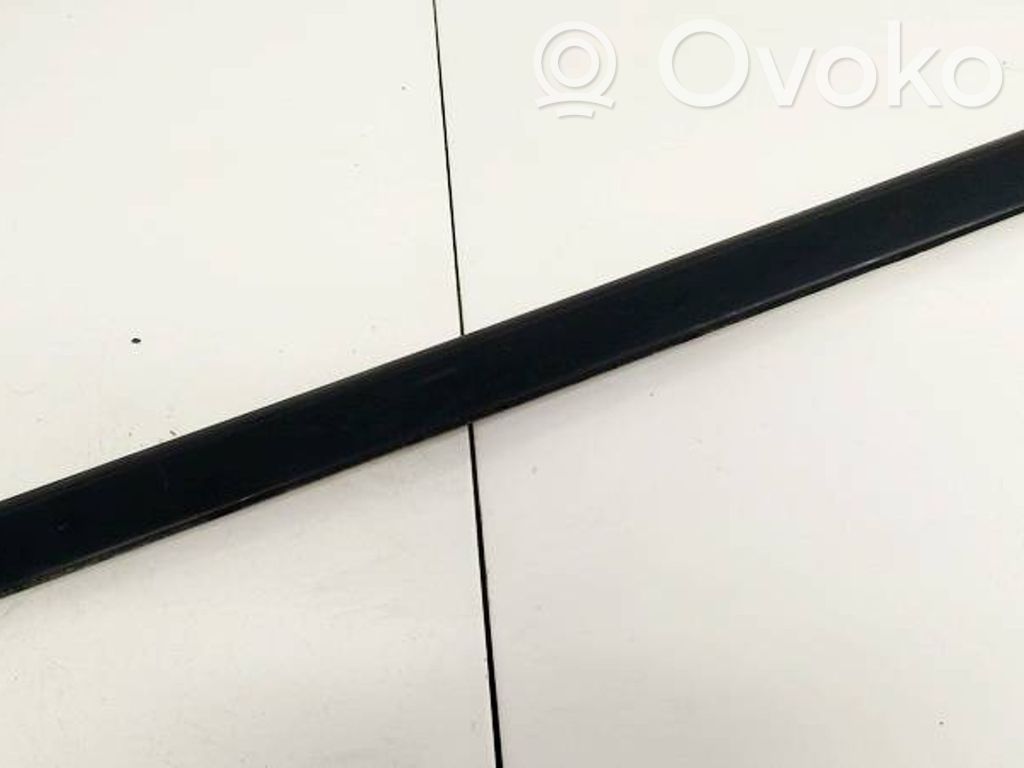 Mercedes-Benz C W202 Rivestimento portiera posteriore (modanatura) 