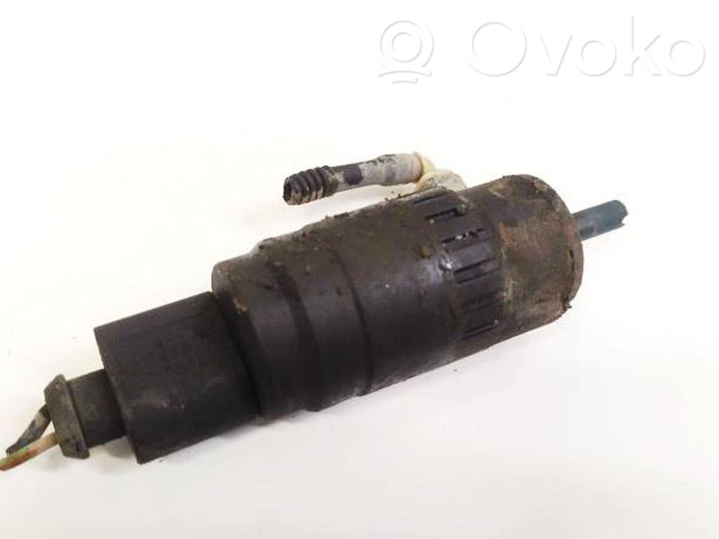 Volkswagen PASSAT CC Pompa lavavetri parabrezza/vetro frontale